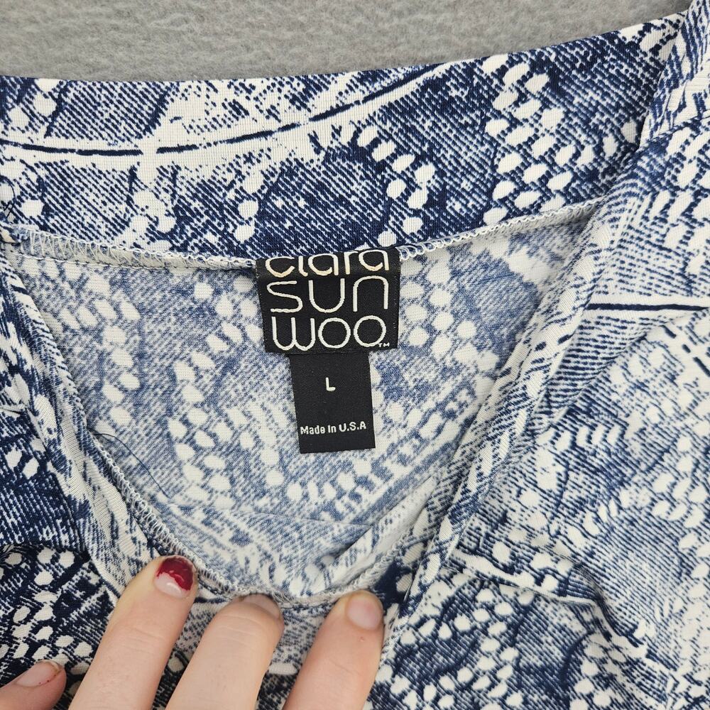 Clara Sun Woo Blue White Patterned Cold Shoulder Sharkbite Hem Top Womens Large - Picture 2 of 5